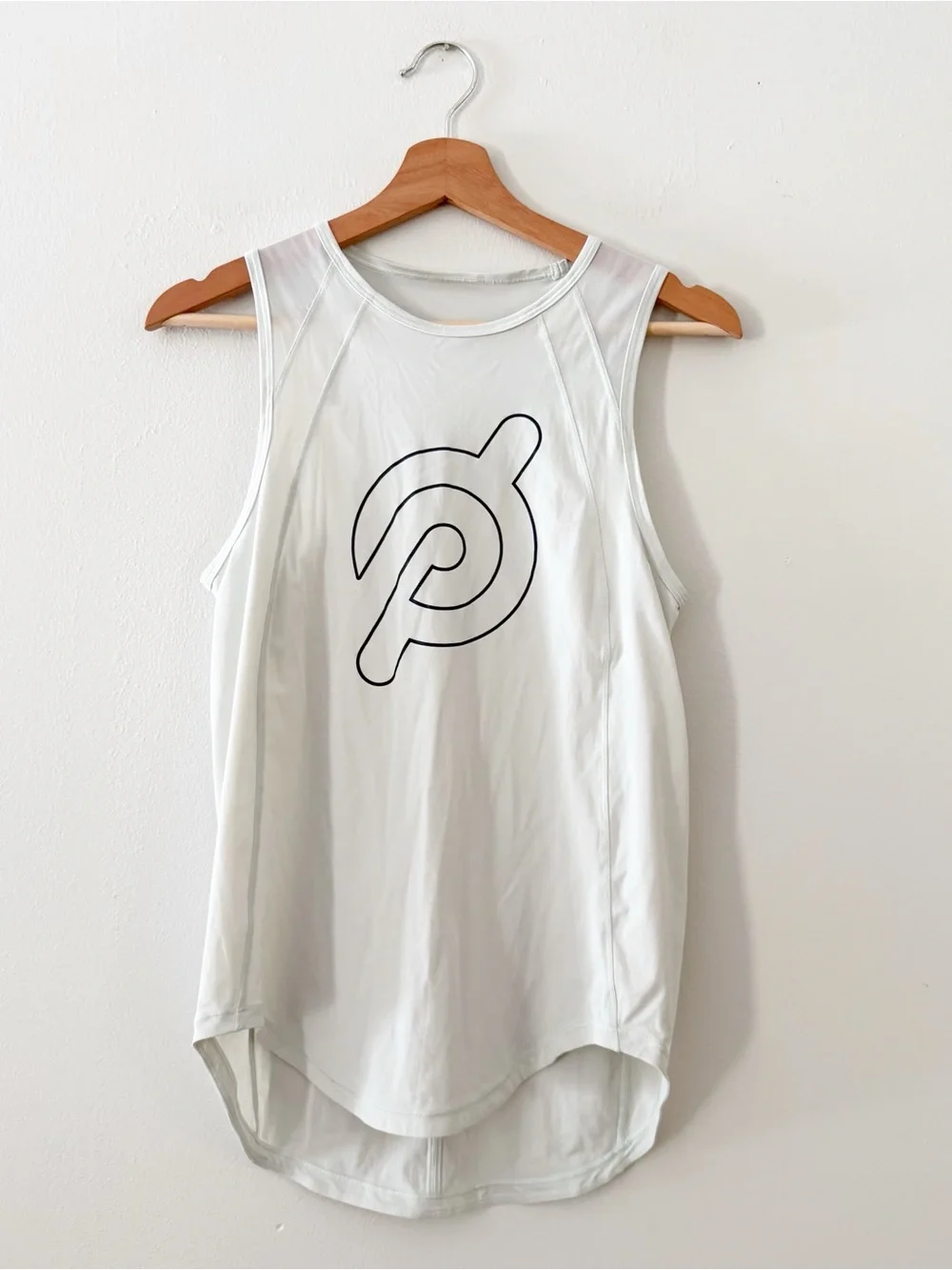 Lululemon Peloton tank top Womens. No size tag. It looks like a size 8. See meas